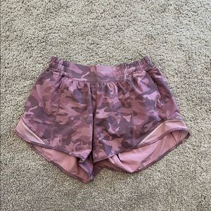 Lululemon Athletica Hotty Hot Shorts Pink Camo